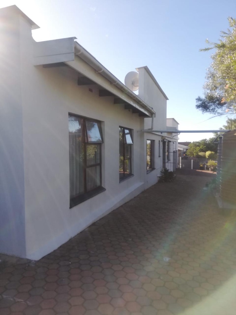 6 Bedroom Property for Sale in Mossel Bay Ext 15 Western Cape